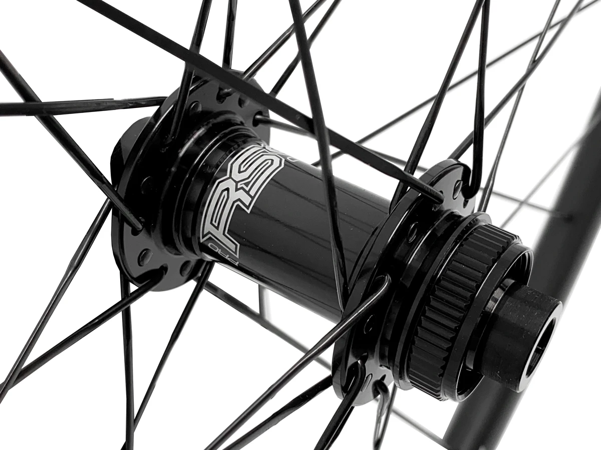 Alpina A3D 30mm Carbon Clincher Disc Brake Road Wheelset (White) 4 Alpina A3D 30mm Carbon Clincher Disc Brake Road Wheelset (White) - Image 2