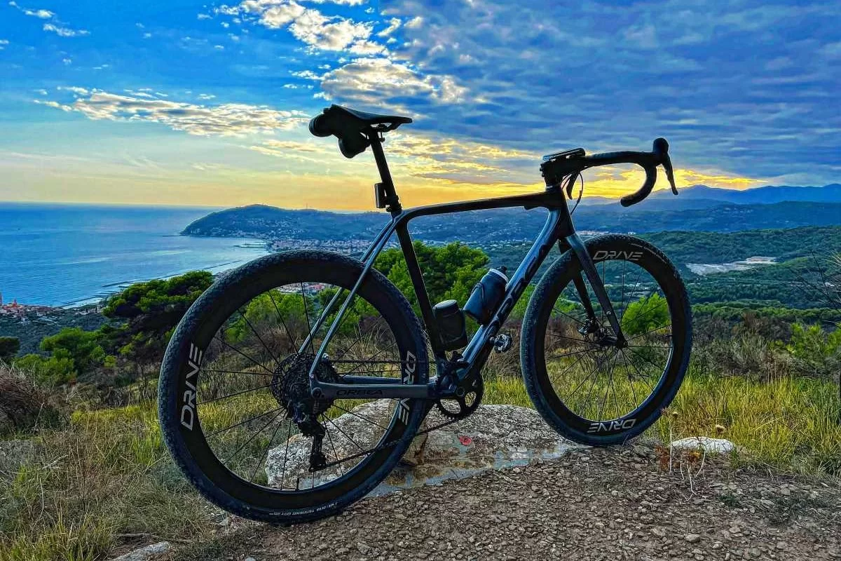 Dolan Bikes Shop -Dolan Bikes Shop Gravel Bike Cover